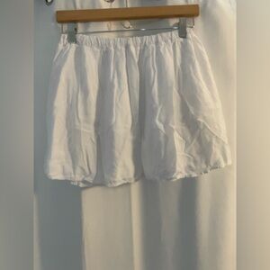 White Brandy Melville it’s ( One size) but in my opinion it fits like a sm READ!